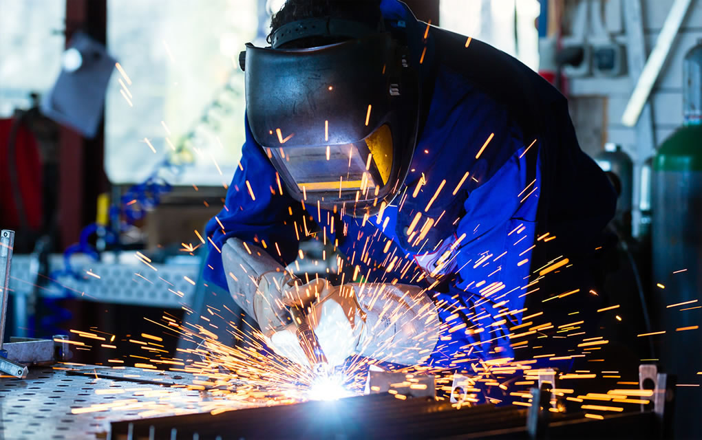 引進(jìn)國(guó)外技術(shù)，技術(shù)雄厚